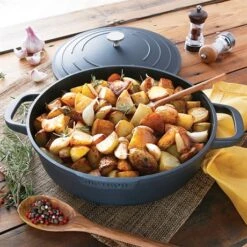 Cocotte Légère Basse Ronde En Fonte D'aluminium 28 Cm 4,1 L Coloris Noir -Cuisine À Domicile 203003 2 4 Cocotte legere basse ronde en fonte d aluminium 28 cm 4 1 L coloris noir Mathon