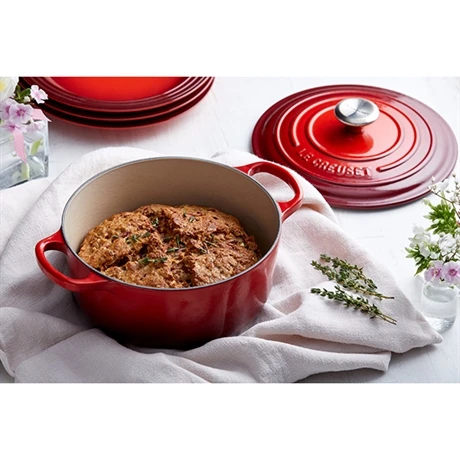 Le Creuset Cocotte Fonte Rond 26 Cm Cerise 4 Le Creuset Cocotte Fonte Rond 26 Cm Cerise – Image 4