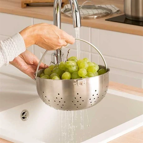 Faitout Inox 24 Cm Avec Panier Passoire Rotatif Et Couvercle En Verre 6,7 L 3 Faitout Inox 24 Cm Avec Panier Passoire Rotatif Et Couvercle En Verre 6,7 L – Image 3