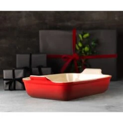 Le Creuset Plat Rectangulaire En Céramique émaillée 32 Cm Cerise -Cuisine À Domicile 301024 3 2 Plat rectangulaire en ceramique emaillee 32 cm Cerise Le Creuset