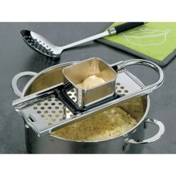 Mandoline à Spaetzle Courts -Cuisine À Domicile 478028 3 2 Mandoline a spaetzle courts Kela