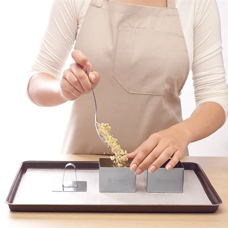 Lot De 4 Emportes Pièces Carrés En Inox Avec Poussoir 3 Lot De 4 Emportes Pièces Carrés En Inox Avec Poussoir – Image 3