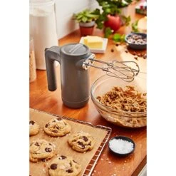 KitchenAid Batteur à Main électrique Sans Fil 7 Vitesses Gris Mat 5KHMB732EDG -Cuisine À Domicile 760359 4 2 Batteur a main electrique sans fil 7 vitesses gris mat 5KHMB732EDG Kitchenaid